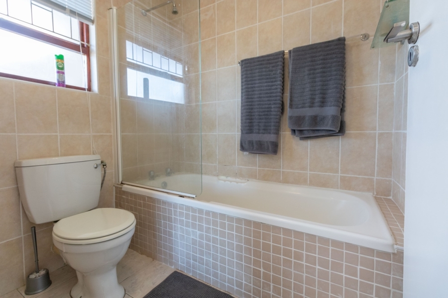 1 Bedroom Property for Sale in Table View Western Cape